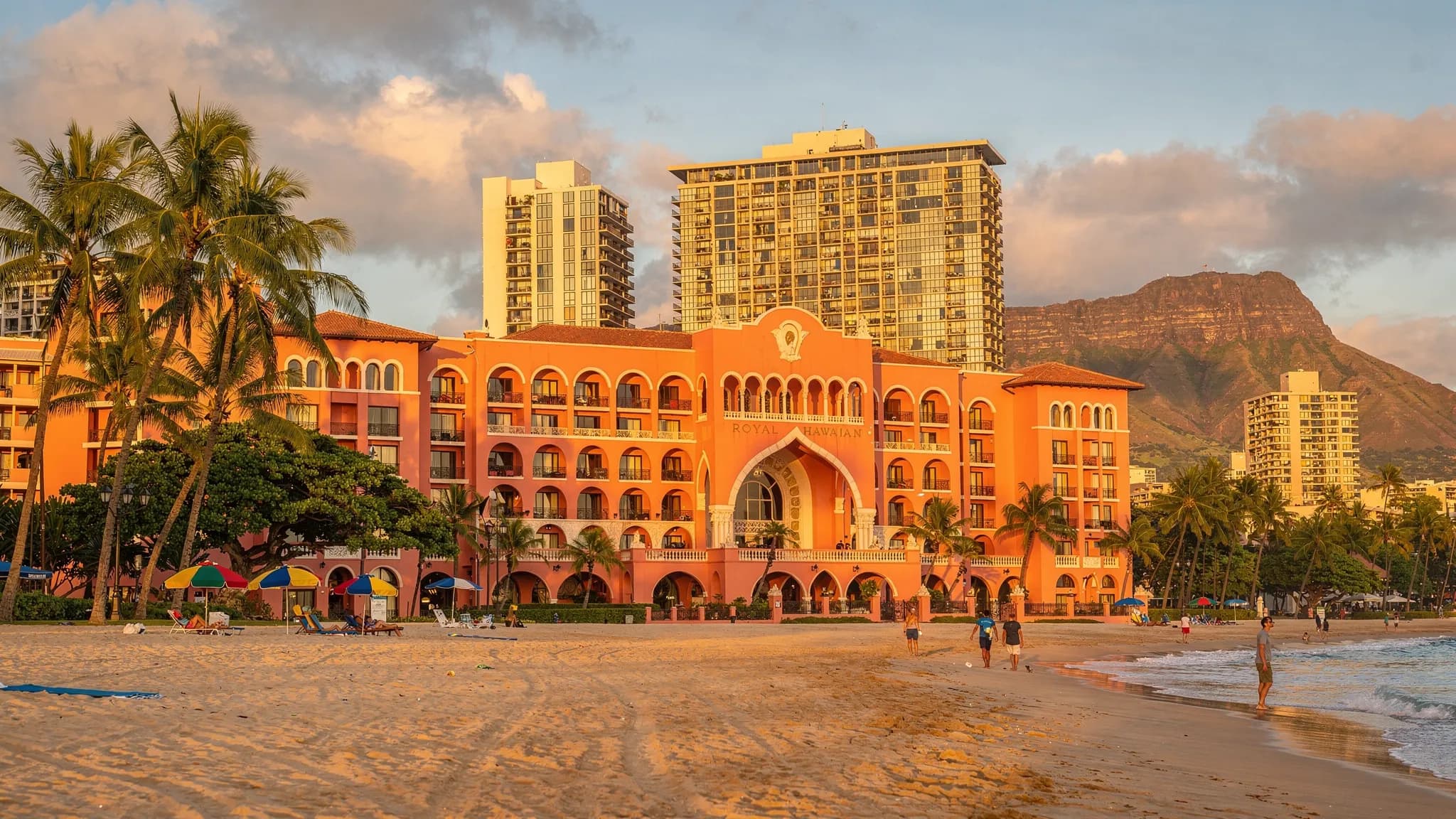 Royal Hawaiian Hotel: What Makes the Pink Palace Iconic